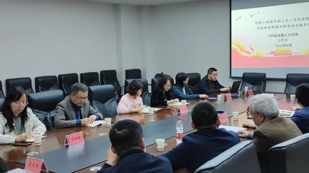 1681089484331831 甘肃农业大学专家一行人光临我公司兰州新区育种基地调查调研